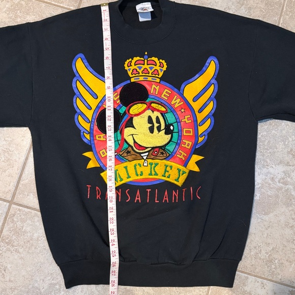 Vintage/Rare 1990’s Disney Black Crewneck Sweatshirt with Mickey Mouse Design - Picture 6 of 7